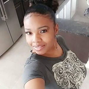 Meet your Posher, Tania